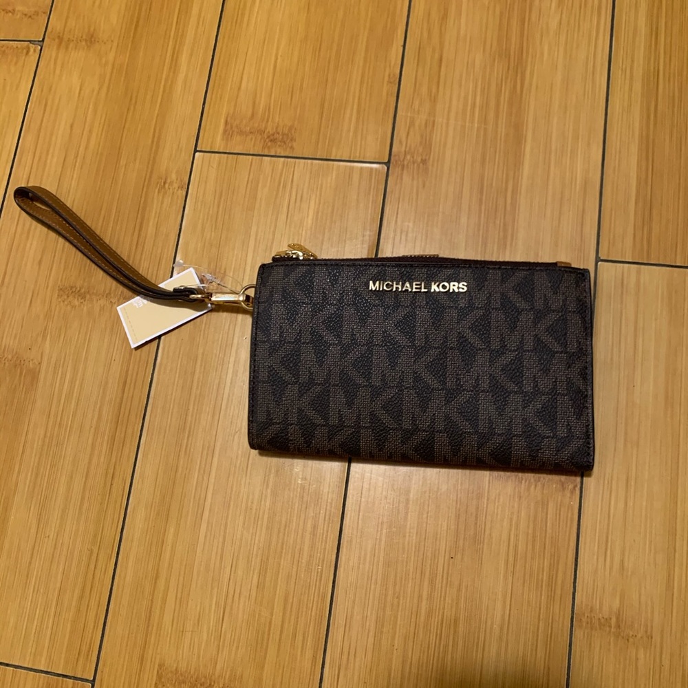 Michael Kors jet set travel clutch